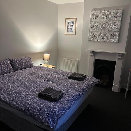 Luton Town House Near Airport 아파트 외부 사진