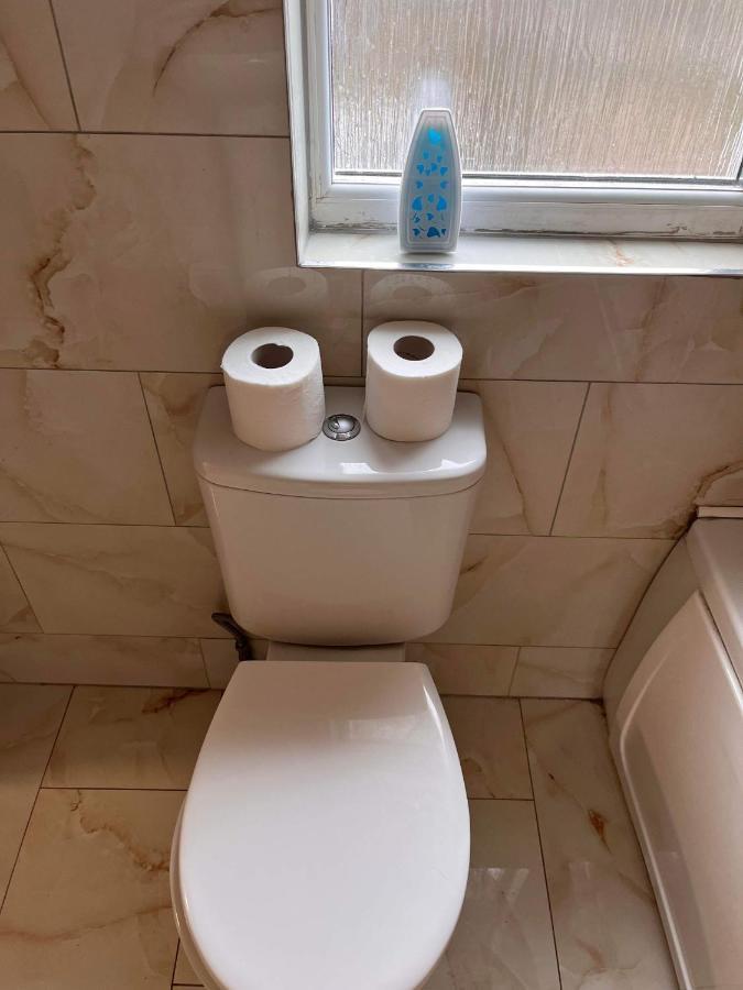 Luton Town House Near Airport 아파트 외부 사진