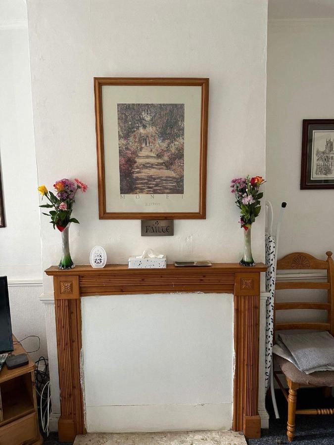 Luton Town House Near Airport 아파트 외부 사진
