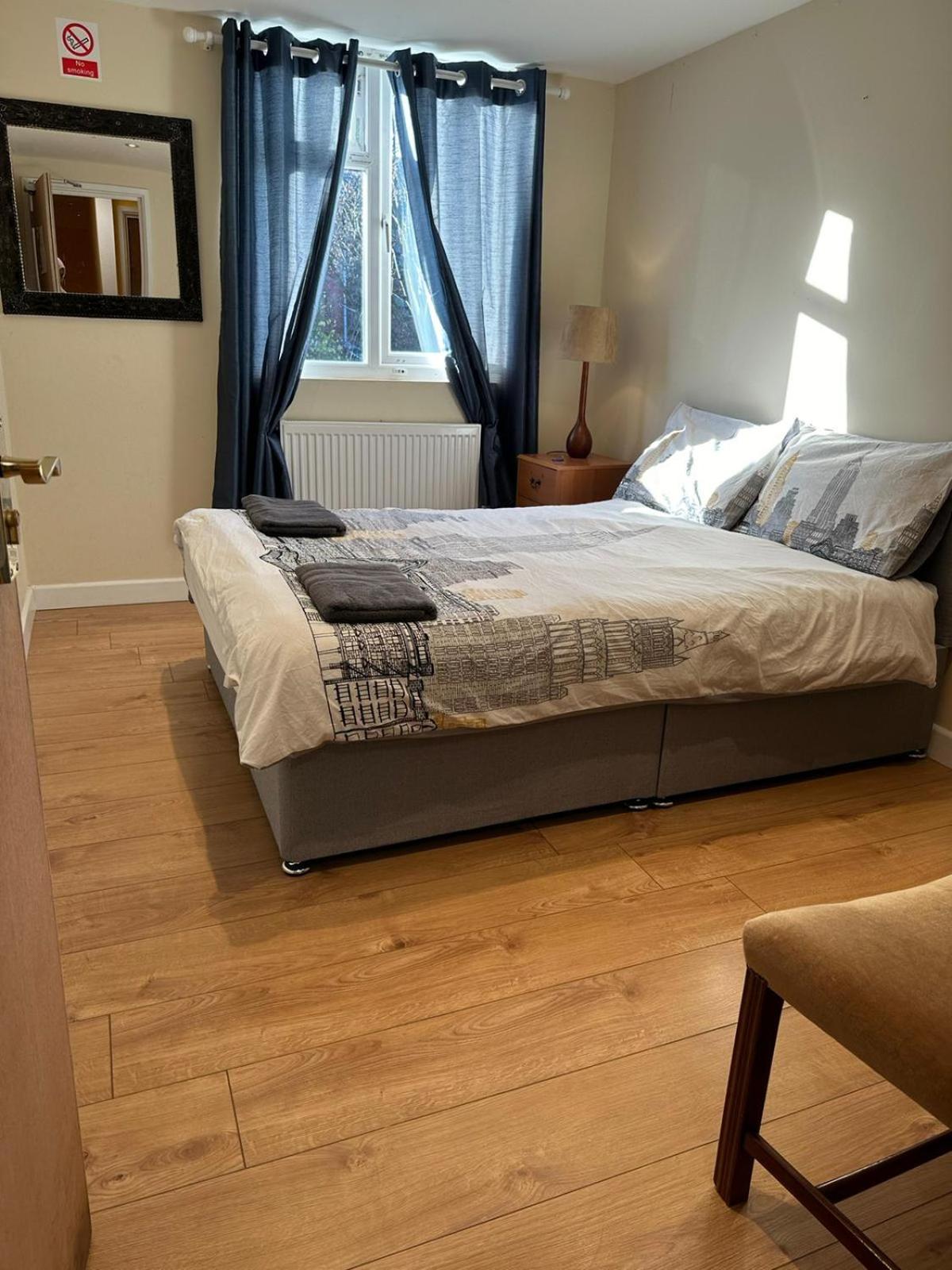 Luton Town House Near Airport 아파트 외부 사진