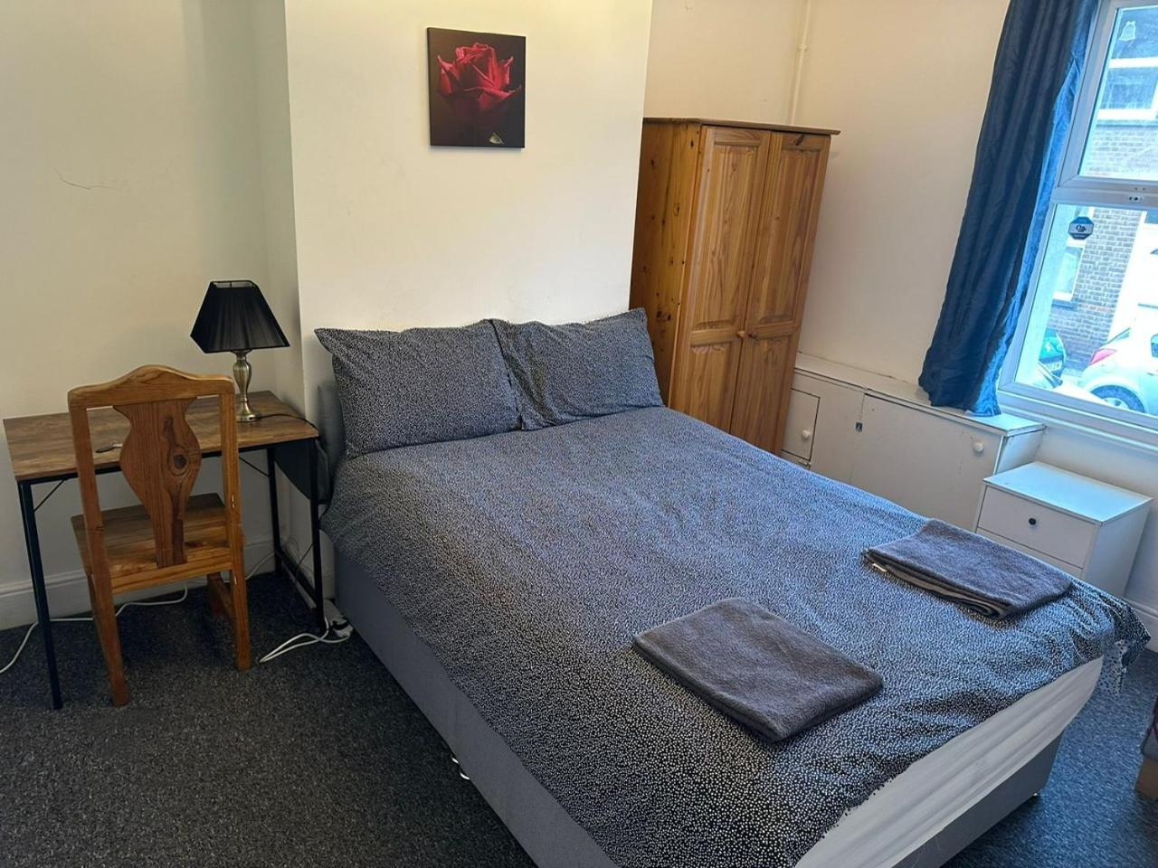 Luton Town House Near Airport 아파트 외부 사진