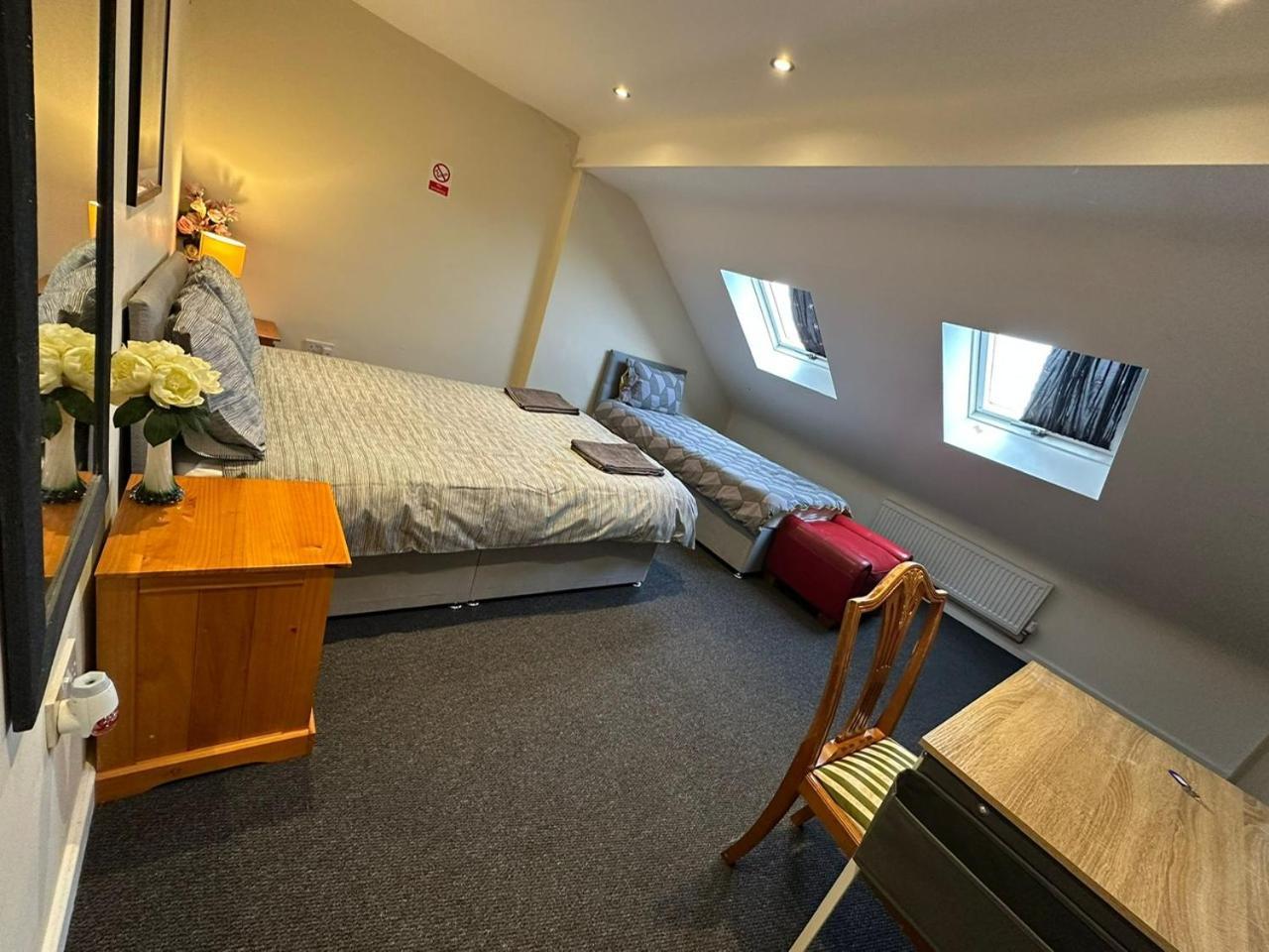 Luton Town House Near Airport 아파트 외부 사진